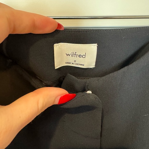 Aritzia Black Trouser - Picture 5 of 9